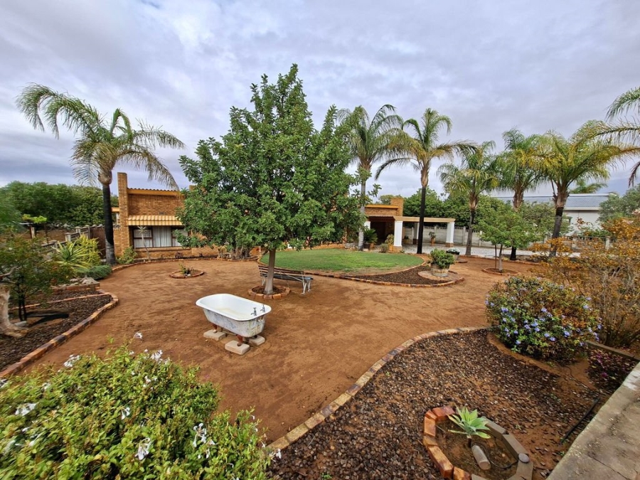 4 Bedroom Property for Sale in Vanrhynsdorp Western Cape